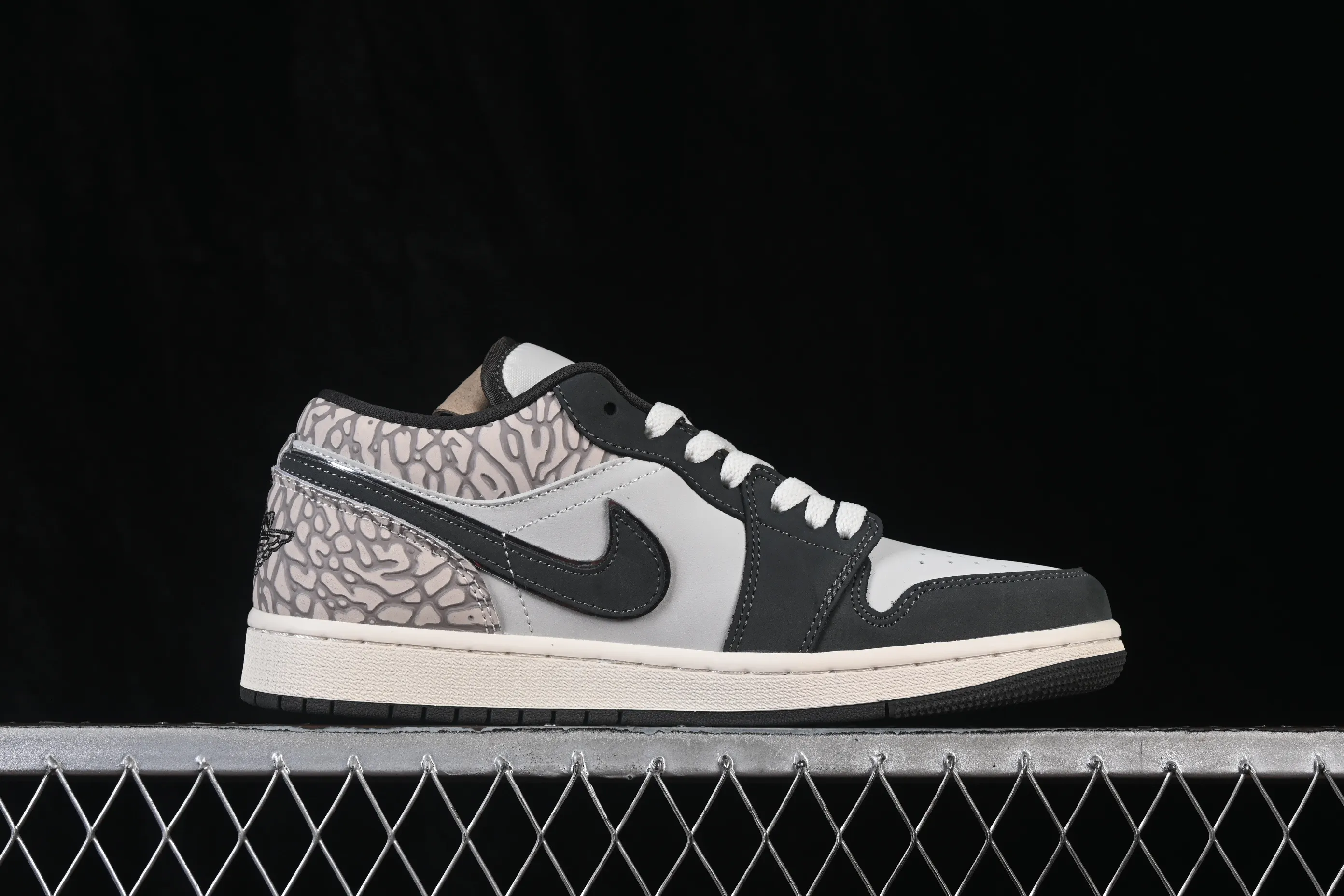 All categories Air Jordan Jordan series basketball shoes Air Jordan 1 Low Air Jordan 1 Low AJ1 Joe 1 white gray burst pattern low-top retro cultural basketball shoes IU2268-100